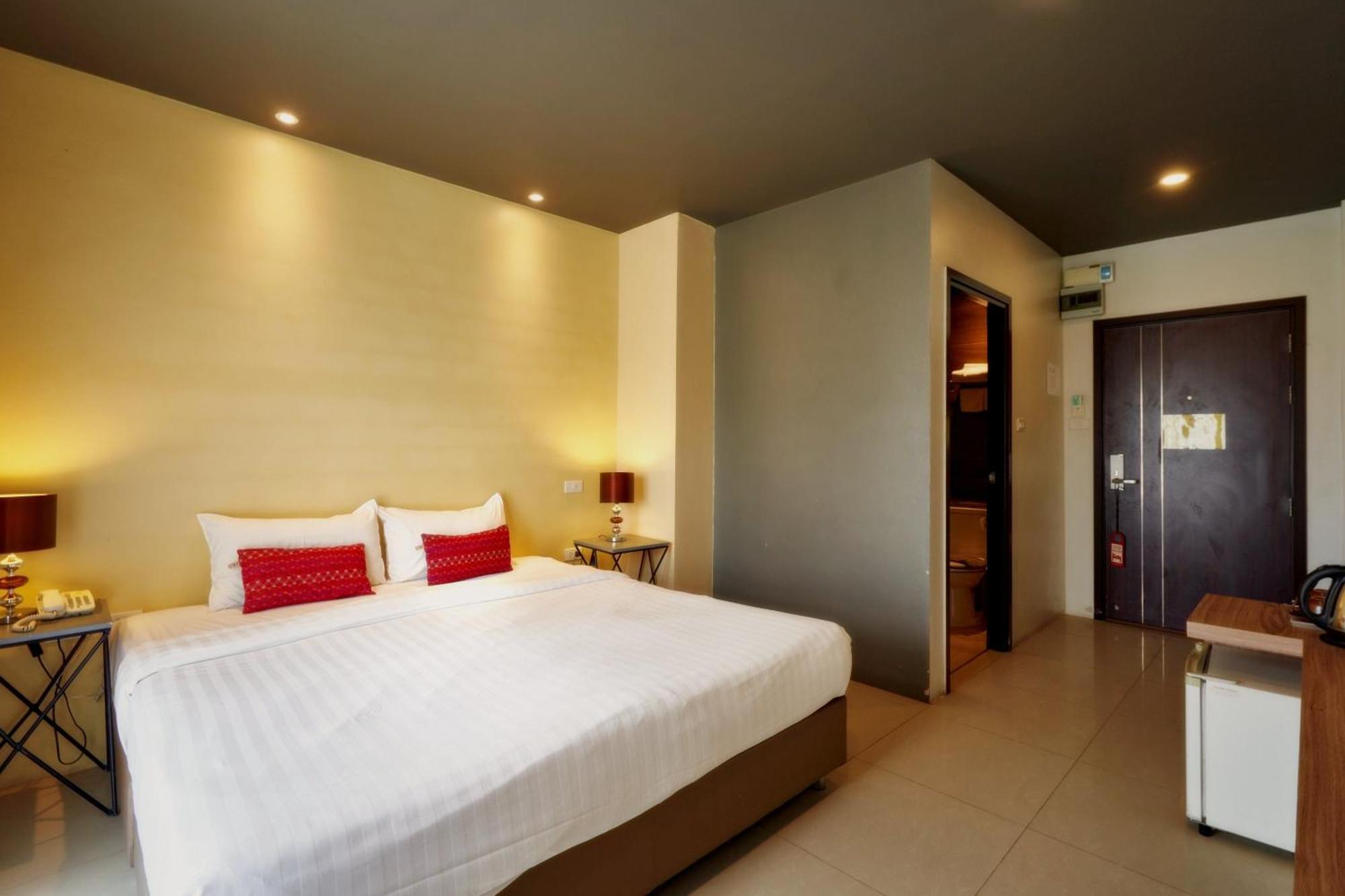 H Hotel Phrasing Chiang Mai Extérieur photo