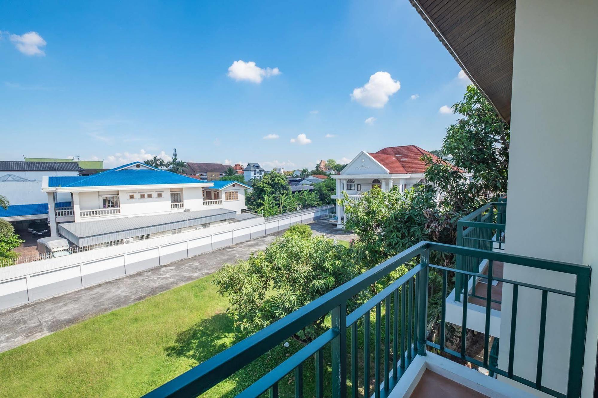 H Hotel Phrasing Chiang Mai Extérieur photo