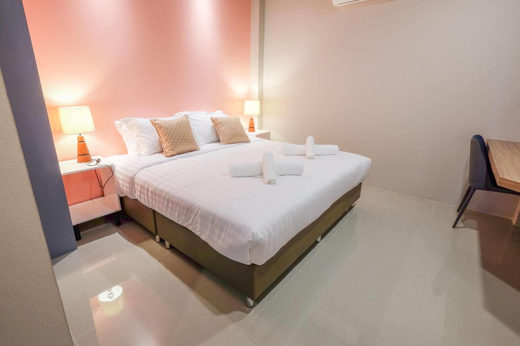 H Hotel Phrasing Chiang Mai Extérieur photo