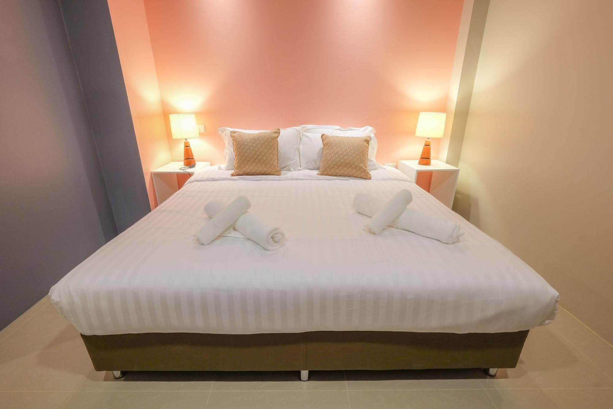 H Hotel Phrasing Chiang Mai Extérieur photo